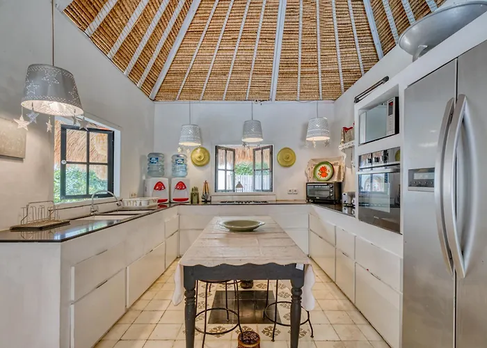 Kalis, 10br, Sleeps 24, Perfect For Groups, Value Villa *