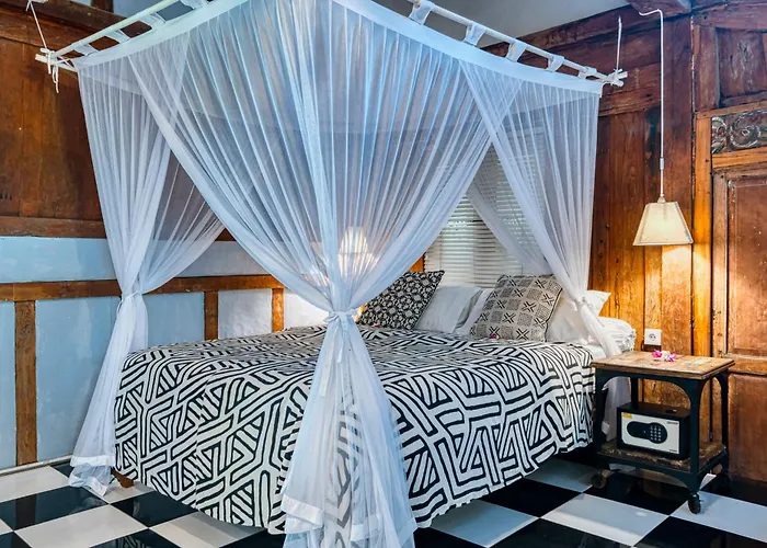 Kalis, 10br, Sleeps 24, Perfect For Groups, Value *