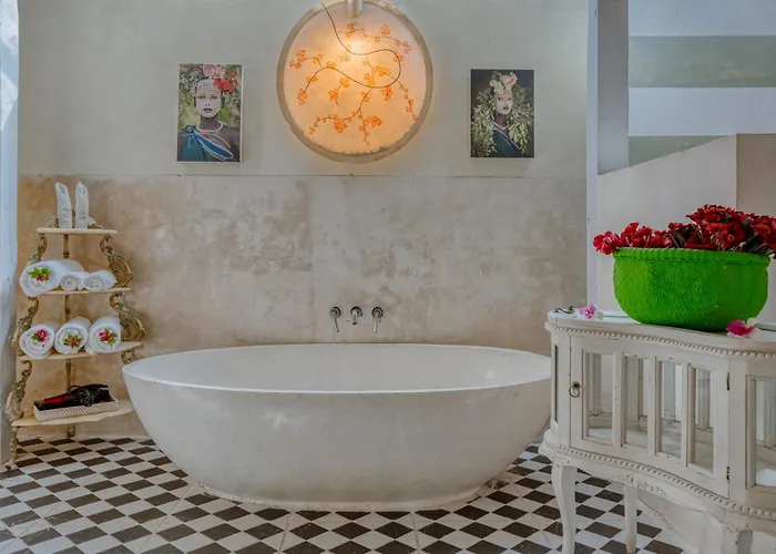 Villa Kalis, 10br, Sleeps 24, Perfect For Groups, Value Seminyak (Bali)