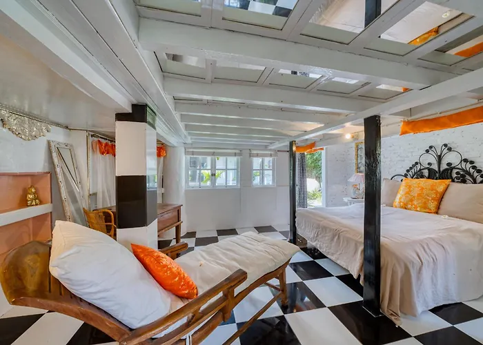 Villa Kalis, 10br, Sleeps 24, Perfect For Groups, Value Seminyak (Bali)